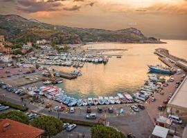 affittacamere amare，卡梅羅塔濱海的有停車位的飯店