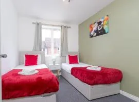 2-BR Executive En-Suite Apartment by MBiZ