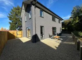 16b Alpine Avenue