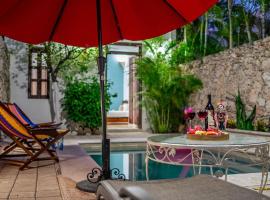 Casa Armadillo, colonial house with pool, hotel v mestu Mérida