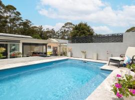 Narrawallee Beach House, holiday home in Narrawallee