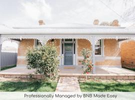 Dimby Cottage Beautifully Restored Heritage Home, hotel a prop de Wade Park, a Orange