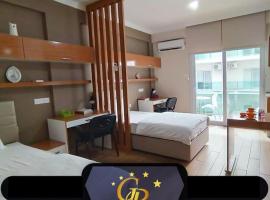 Golden Plus Dormitory, hotell i Famagusta