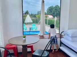 Tiny House & Pool 4 pax 3 mins Merang Jetty, khách sạn ở Setiu