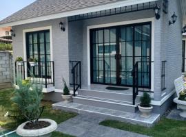 Zoom Garden Home, hotel in Nonthaburi