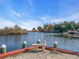 Scenic Waterfront Home at Little Egg Harbor, holiday home in Little Egg Harbor Township