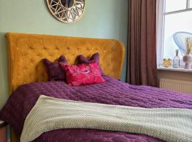 Atelier Farbenreich No 8, hotel v destinaci Eching
