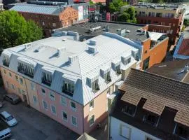 Elias Apartments