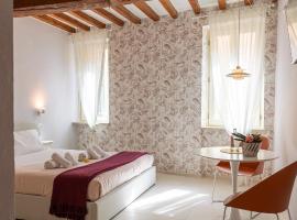 GLAM PARMA, guest house in Parma