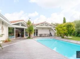 Villa avec piscine pour 8 personnes à Biscarrosse bourg