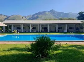 Il Quadrifoglio: villa con piscina a Formia