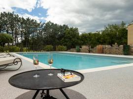 SmartStay Mas Les Cedres - Proche Isle-sur-la-Sorgue, hotel a Lagnes