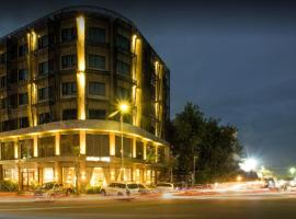 Almond Hotel Bassac River, viešbutis Pnompenyje