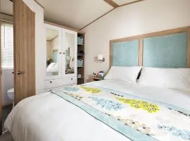 ABI Holiday Home - Brynteg Country & Leisure Retreat
