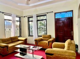 Beautiful Family & Friendly House in Kinyerezi, cottage in Dar es Salaam