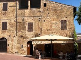 A La Casa Dei Potenti, rum i privatbostad i San Gimignano