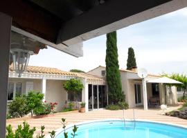 Chambre privée indépendante, piscine: Cap d'Agde'da bir Oda ve Kahvaltı