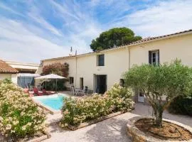 Villa avec piscine privée à la campagne proche de la mer sud de la France