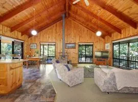 Jamieson River Retreat - Sleeps 4