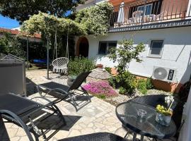 Apartment Happy, hotel a Dračevac