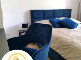 Apartament Granatowy, hotel u gradu Tihi