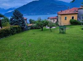 villetta con giardino privato, hotel v destinaci Cremia