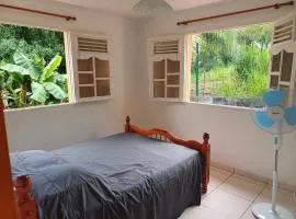 Maison charmante à Baie-Mahault avec jardin clôturé