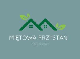 Miętowa Przystań, hotel u gradu Mijelno