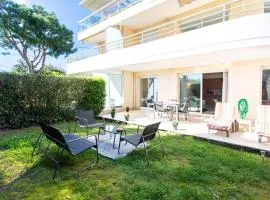 A13 - 1 BDR Garden floor Fontonne - AC, Pool & Parking