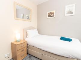Suite B - Cosy Private Room in St Helens, отель в городе Сент-Хеленс