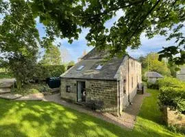 Up North Stays Millers Cottage & The Granary