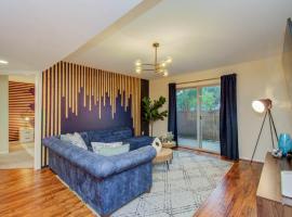 3 Bedrooms Spacious Central Condo w Pool, hotel v destinaci Houston