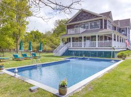 Boho Beach Hideaway with Pool, Fire Pit and Grill!, хотел с паркинг в Center Moriches