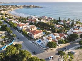 Coral Azure, hotell med parkering i Paphos