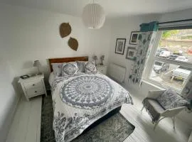 No 28 cosy cottage in the heart of Cowes