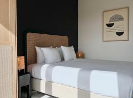 3 Room Luxury Design Apartment with Airconditioning, Close to Gent St-Pieters Station, жилье для отдыха в Генте