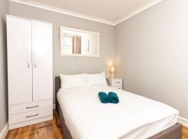 Suite C - Spacious Private room in St Helens, отель в городе Сент-Хеленс