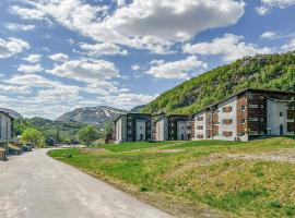 Lovely Apartment In Tjrhom With House A Panoramic View, hôtel à Tjørhom