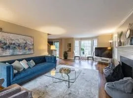 Gorgeous LUX Entire Home in Bethesda 7Bedrooms - 8Beds