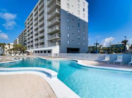 Beachfront Condo in Gulf Shores with Pool Access!, acomoda&ccedil;&atilde;o em condom&iacute;nio em Gulf Shores