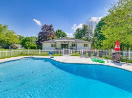 Charming Cresco Home with Game Room and Private Pool!, Ferienhaus in Cresco