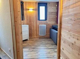Appartement moderne 3 pièces pour 6 personnes à Risoul 1850 - FR-1-330-579, hotel in Risoul