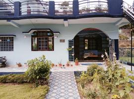 SOMESH Holiday Home, family hotel in Uttarkāshi