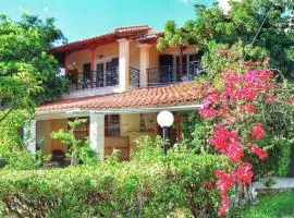 Holiday House Litsa 50 metres from Agios Gordios Beach