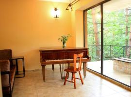 Grand Piano Cottage Dilijan, hotel a Dilijan