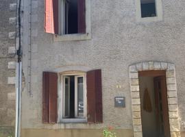 jolie maison dans petit village, feriehus i Vignory