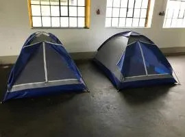 Zelten im vorhandenen Zelt im Loftcamp