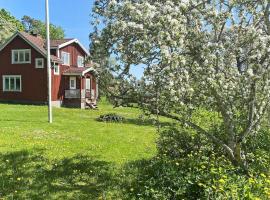 8 person holiday home in ANNEBY-By Traum, hotel em Aneby