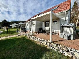 Ostsee Ferienhaus Usedom Familie Stopp Haus 26 - eingezäunt, hotel v destinaci Lütow