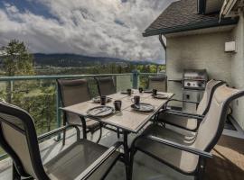 The Peaks 3 Bedroom Mountain View Condo, hotel in Radium Hot Springs